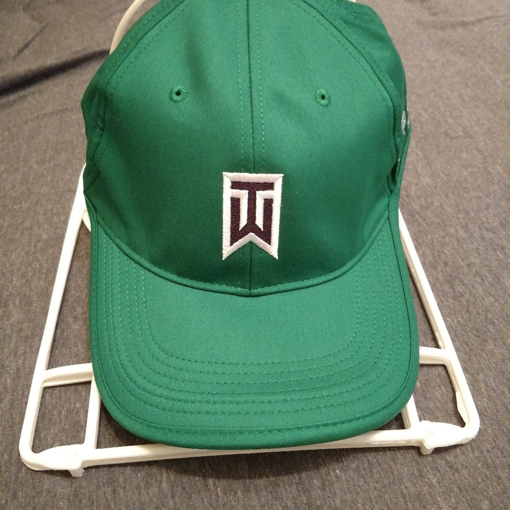 NWT Nike Golf Tiger Woods Golf Hat - Adjustable